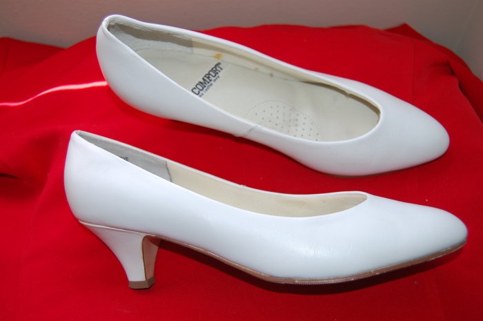 Vintage I Love Comfort Sz 10 White Leather Womens Pumps Heels Shoes