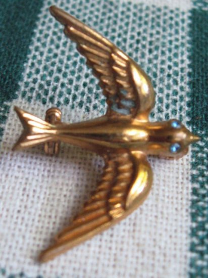 Vintage Blue Rhinestone Eyed Bird Pin!
