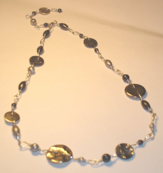 Playful button necklace - Black