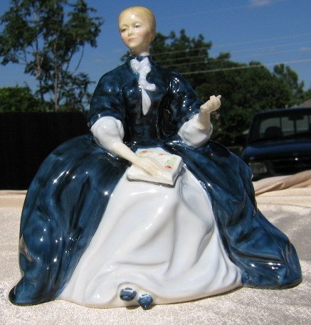 Royal Doulton Figurine Laurianne HN2719 HN 2719