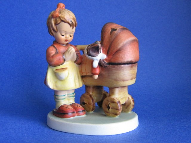 Hummel figurine DOLL MOTHER HUM 67 TMK 5