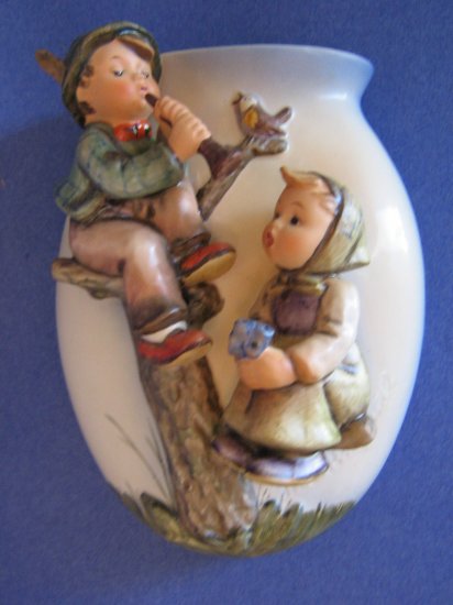 Hummel WALL VASE, BOY AND GIRL tmk 5 HUM 360/A