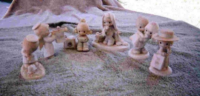Set of 6 Precious Moments statues