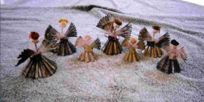 Antique caroling Angles set of 7
