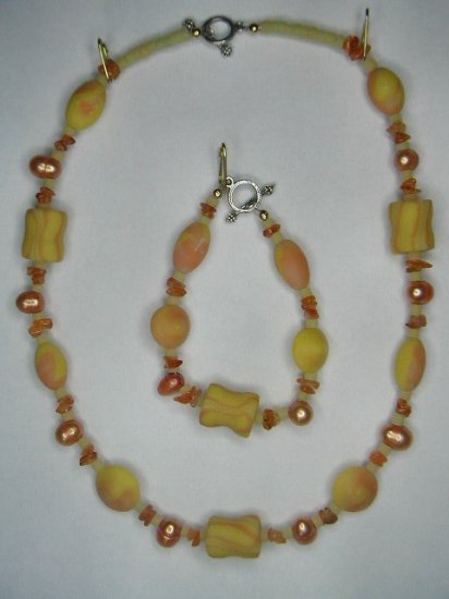 Jewelry set, freshwater pearls, polymer beads, carnelian chips