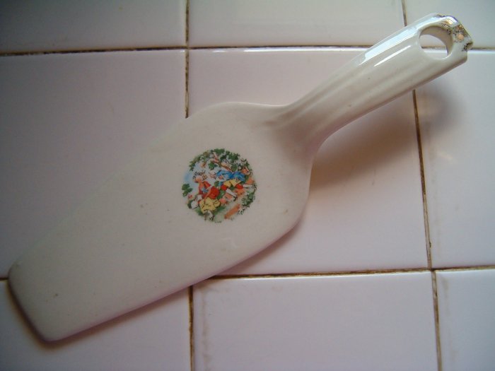 Porcelain Victorian Deco Cake or Pie Server