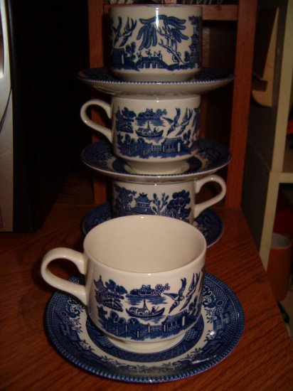 Churchill England~Cup & Saucers~8 Lot