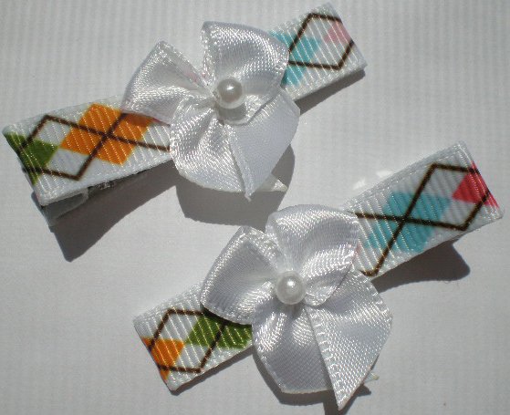 Diamond shape Ribbon with White Bow Clippies