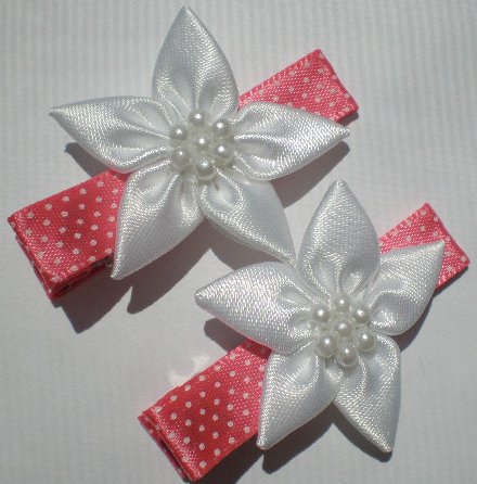Red/White Polkadots Ribbon with 5 White petal flower Clippies
