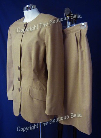 SIZE 6 - 8 Beige Corporate Beige Career skirt suit
