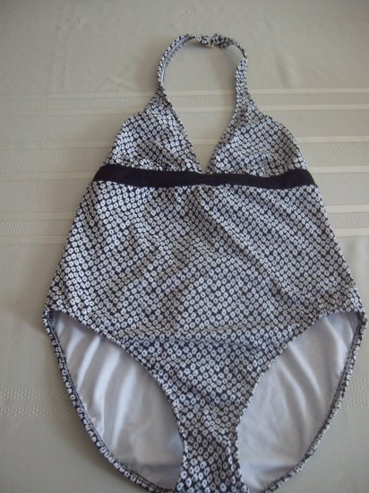 Size 14 Leilani 1-Piece Black & White Bathing Suit