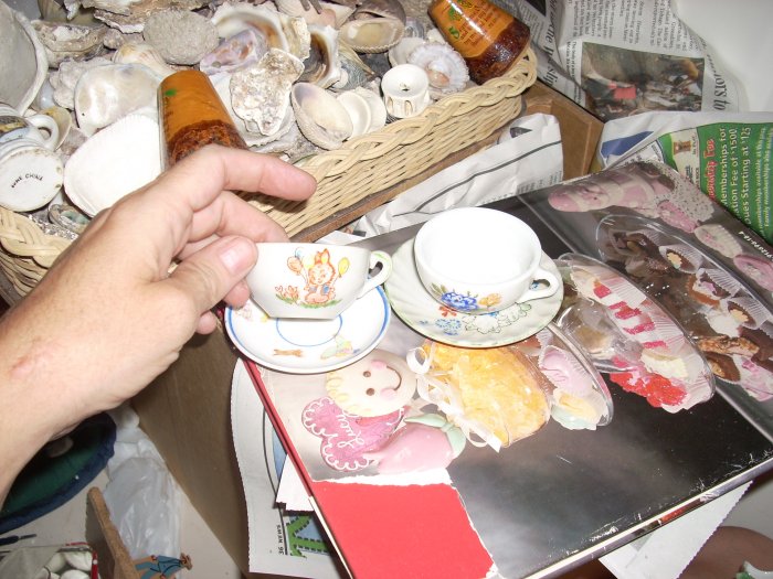 2 cups / saucers for your doll; china
