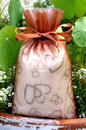 Amber Romance Bath Salts 8 oz. In Organza Pouch VS Type