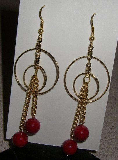 Dangel Earring/Round red Stone