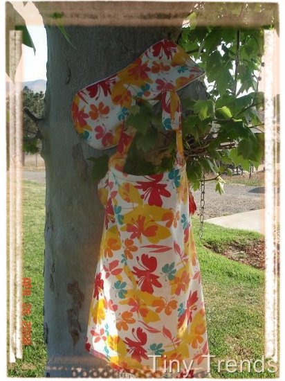 Tiny Trends Boutique Nursing Cover with Matching Burp Cloth "Hawaiian Delight"