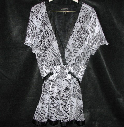 Sketch Print Flutter Sleeve Blouse (Size: 22/24)