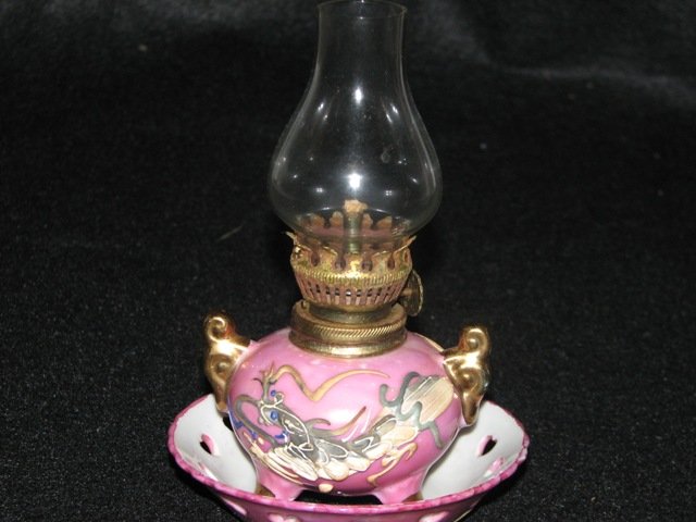 Shabby Chic: Vintage Japanese Oil Lamps