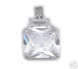 BEAUTIFUL 3.29 CARAT PRINCESS CUT PENDANT