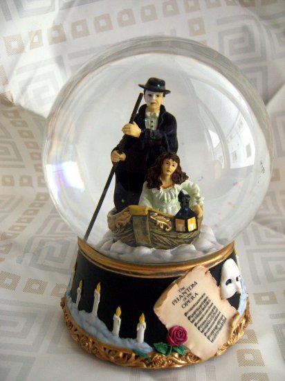 SOLD! Rare Vintage 1986 Phantom of the Opera Snowglobe Snow Globe San Francisco Music