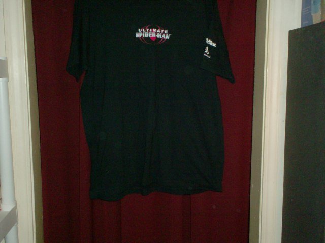 Ultimate Spider-Man T-shirt, Size Medium