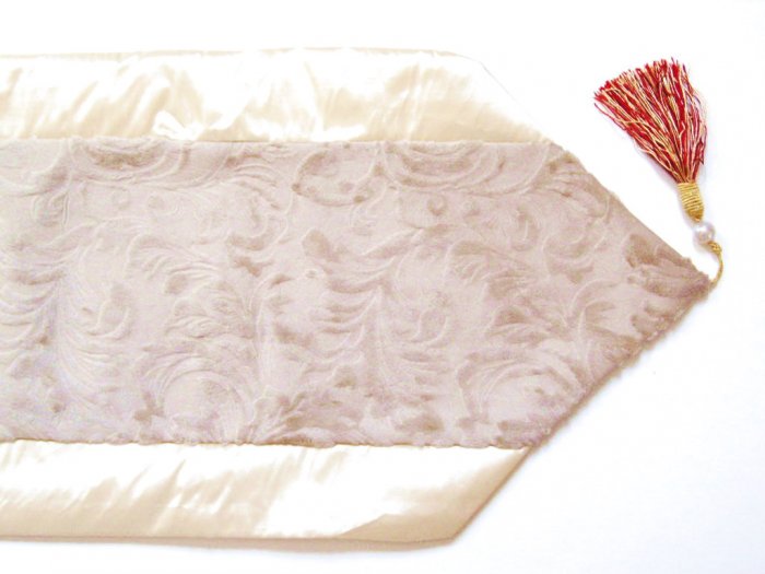 Velvet-Like Floral Leaves Table Runner Cream