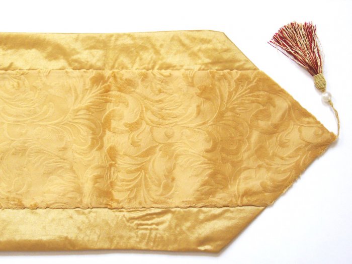 Velvet-Like Floral Leaves Table Runner Gold