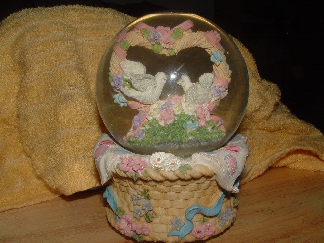 Dove Snowglobe