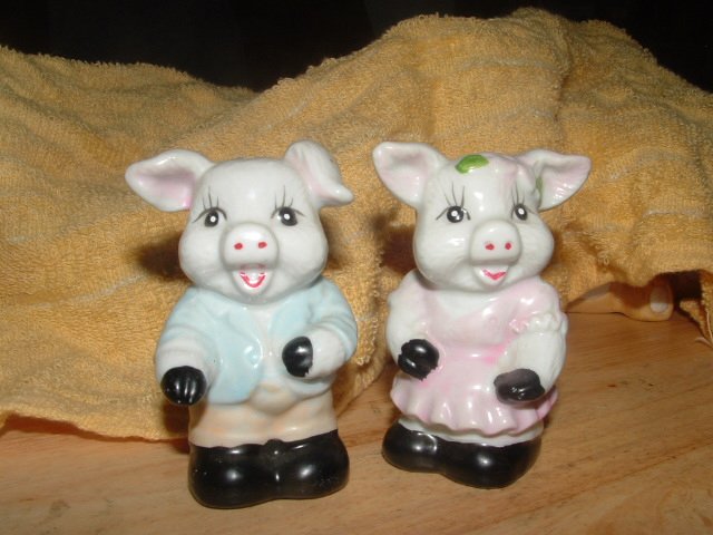 Pigs Salt and Pepper Shakers