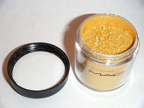 MAC Pigment *GOLDEN LEMON* (¼ tsp)