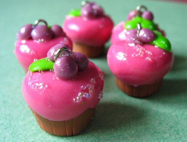 4 Raspberry Muffin Charm
