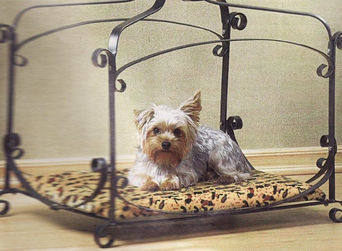 ROYAL SPLENDOR PET BED