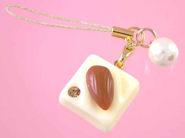 white choco hazelnut cell strap