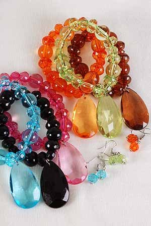 Bracelet & Earring Set Lucite W Large Teardrop/DZ