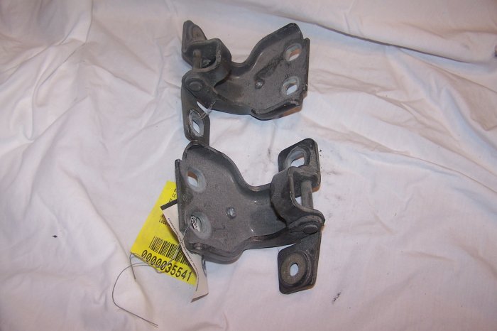 Jeep Grand Cherokee passenger rear door hinges