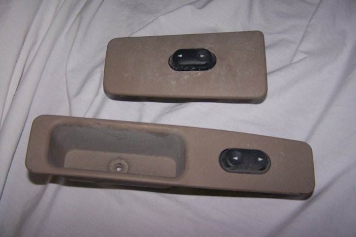 Ford Taurus/Mercury Sable passenger and pass rear door window switch.