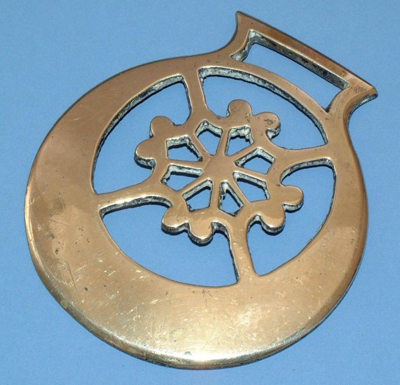 VINTAGE ENGLISH 'SNOWFLAKE' HORSE BRASS
