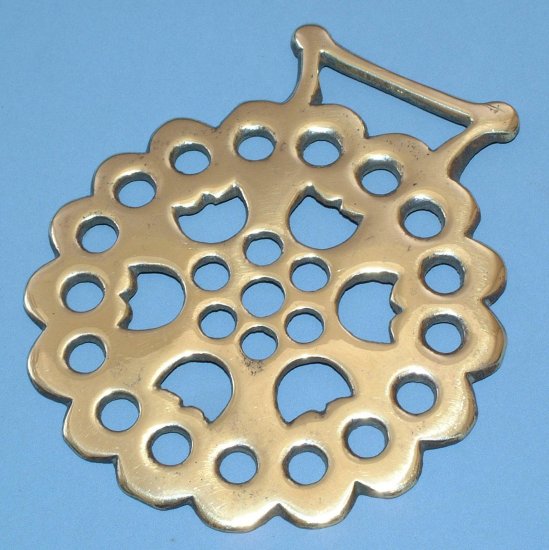 VINTAGE PATTERNED CAST ENGLISH HORSE BRASS