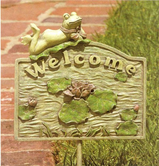 Frog "Welcome" Sign