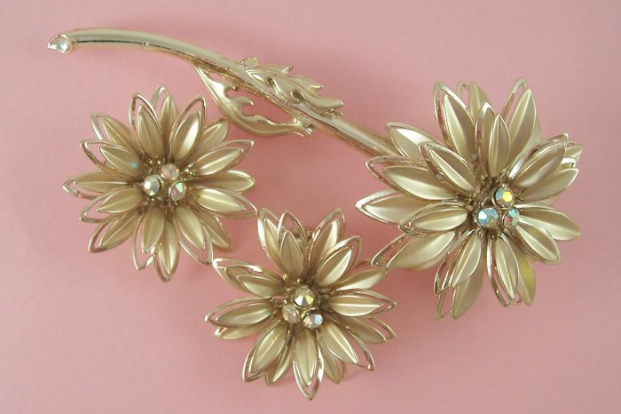 Vintage Unsigned Coro Aurora Borealis Rhinestone Flower Brooch Earring Set 1960's