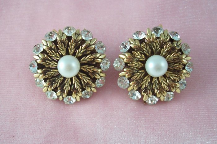 Vintage Rhinestone Faux Pearl Earrings Gold Tone Acanthus Leaf