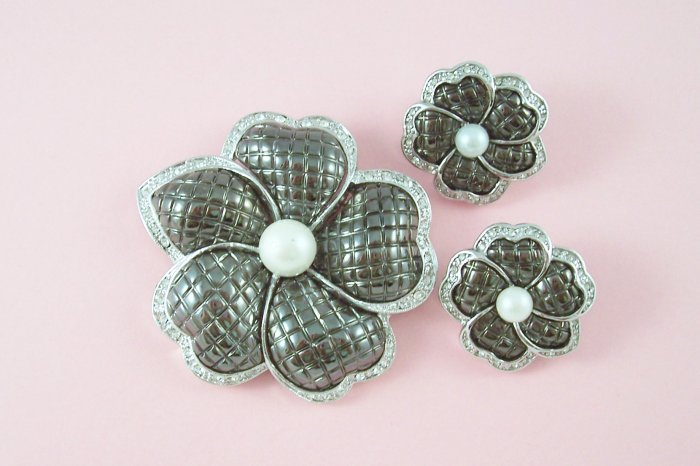 Rhinestone And Simulated Pearl Floral Brooch Demi Set Poured Glass Petals