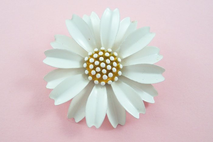 Vintage Trifari White Enamel Daisy Brooch Large Three Dimensional Flower