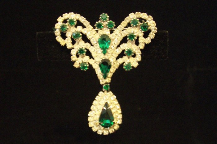 Vintage Emerald Green Rhinestone Dangle Brooch Regal Design