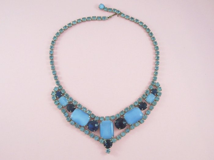 Vintage Blue Moon Glow Cabochon Rhinestone Necklace Moonstones