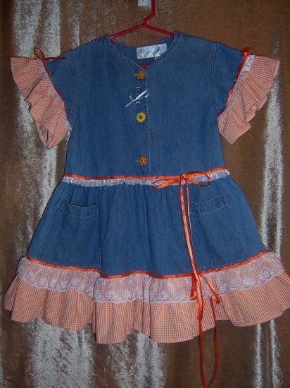 Orange and white ruffled dress, baseball cap size 5