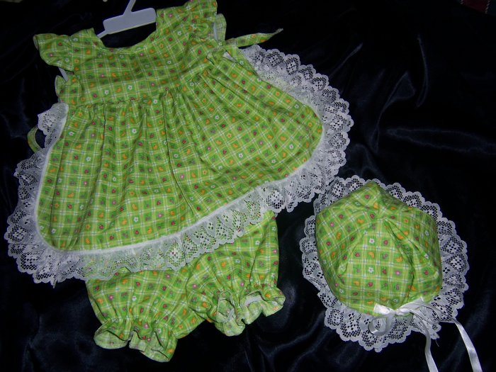 Lime green ruffled 3- peice set size 0-6 mos.