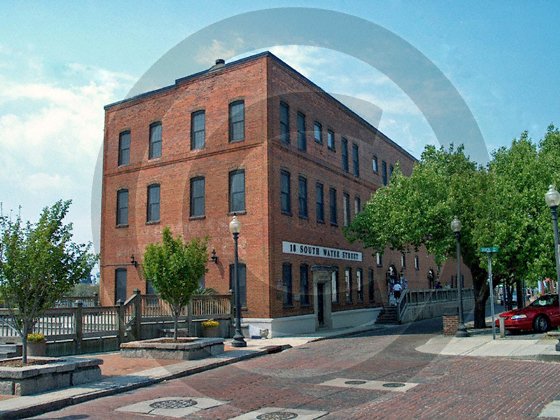 18 South Water Street - 3040 - 11x17 Framed Photo