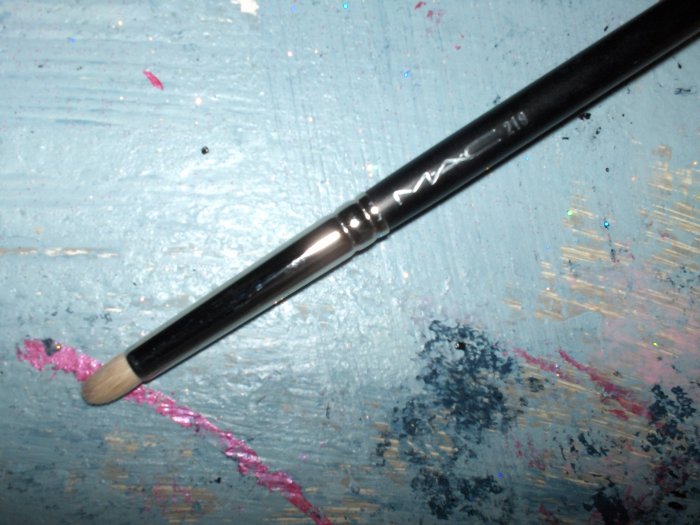 MAC #219 Smudge Brush