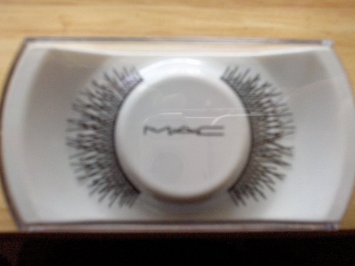 MAC "SHES BAD" Lash