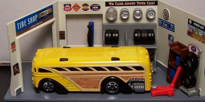HOT WHEELS SURFIN' SCHOOL BUS